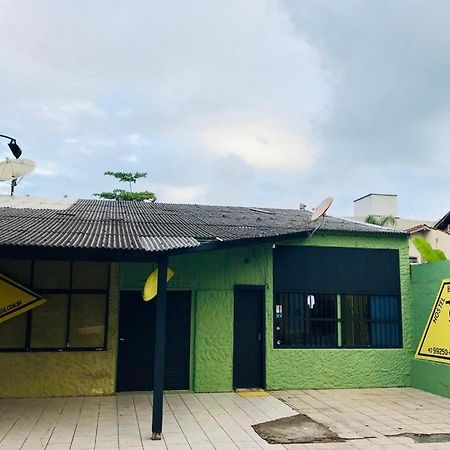 Hostel Banana House Bombinhas Dış mekan fotoğraf