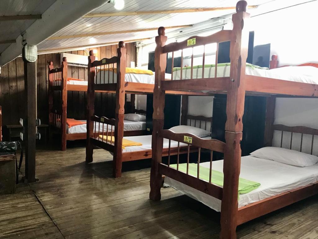 Hostel Banana House Bombinhas Dış mekan fotoğraf